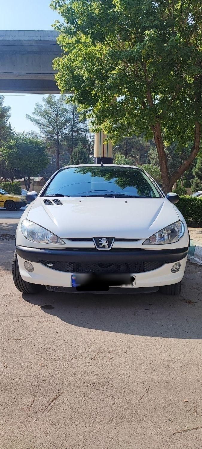 پژو ۲۰۶ صندوق دار v8 - 1391