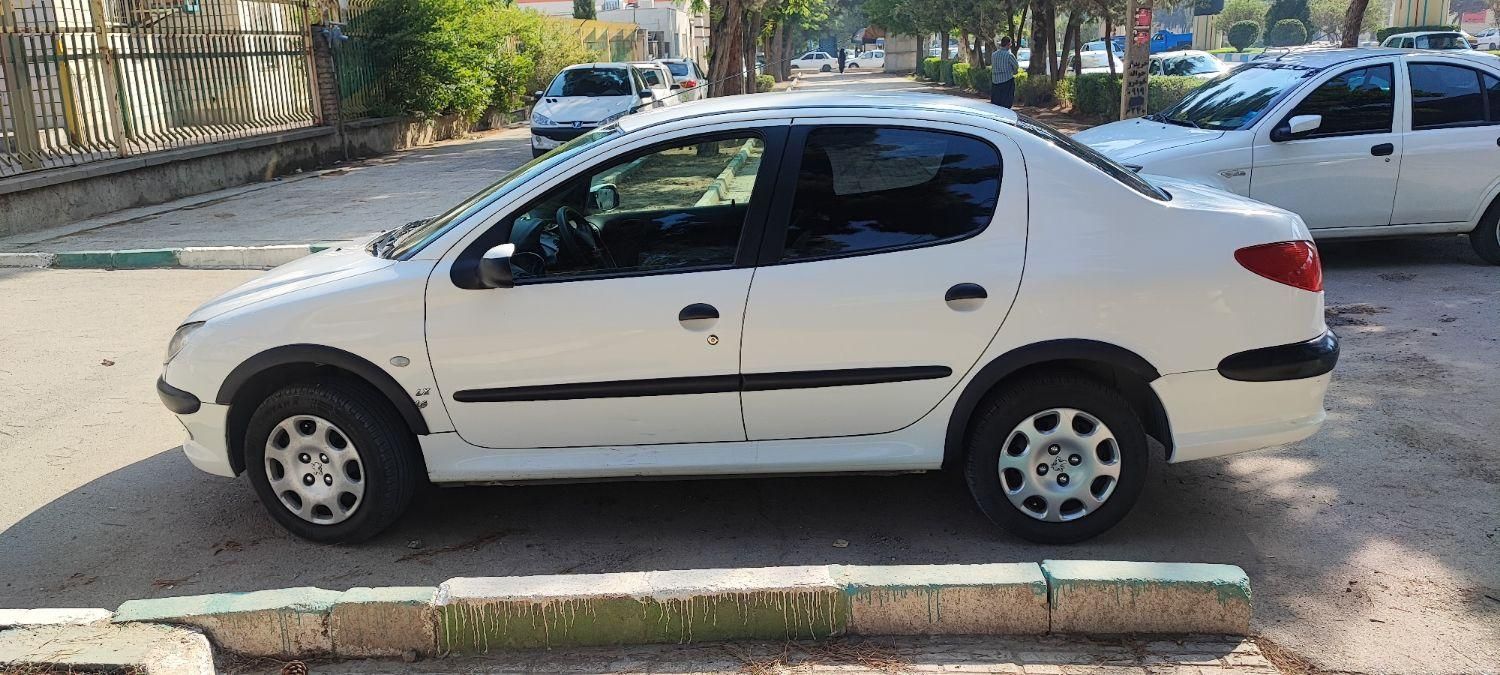 پژو ۲۰۶ صندوق دار v8 - 1391