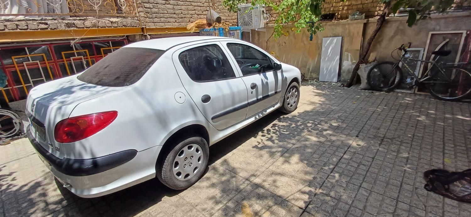 پژو ۲۰۶ صندوق دار v8 - 1397