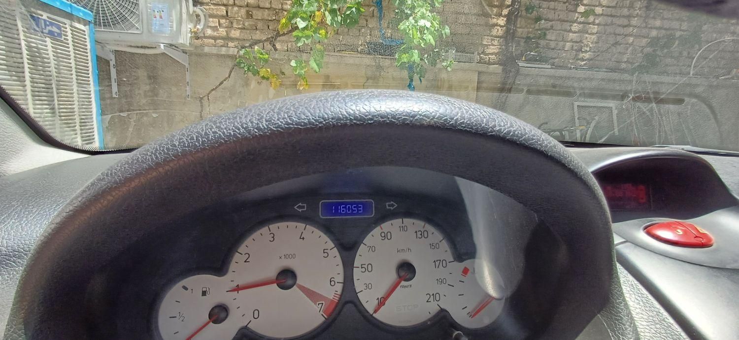 پژو ۲۰۶ صندوق دار v8 - 1397