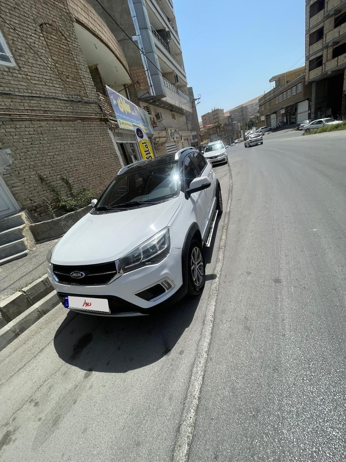 ام وی ام X22 دنده‌ای لاکچری - 1396