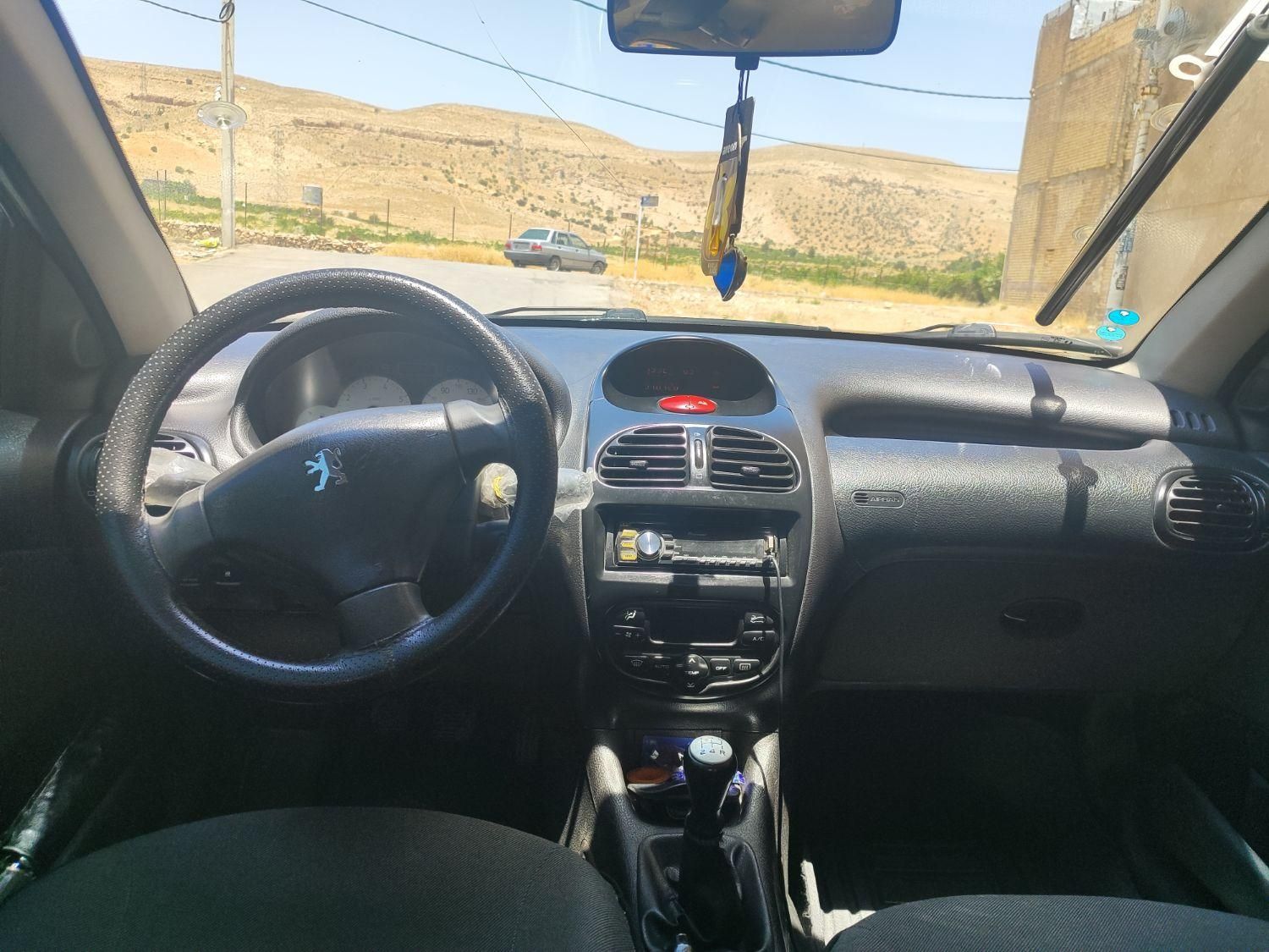 پژو ۲۰۶ صندوق دار v8 - 1392