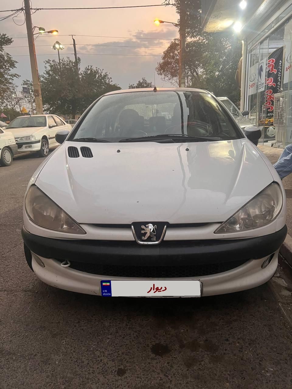 پژو ۲۰۶ صندوق دار v8 - 1396