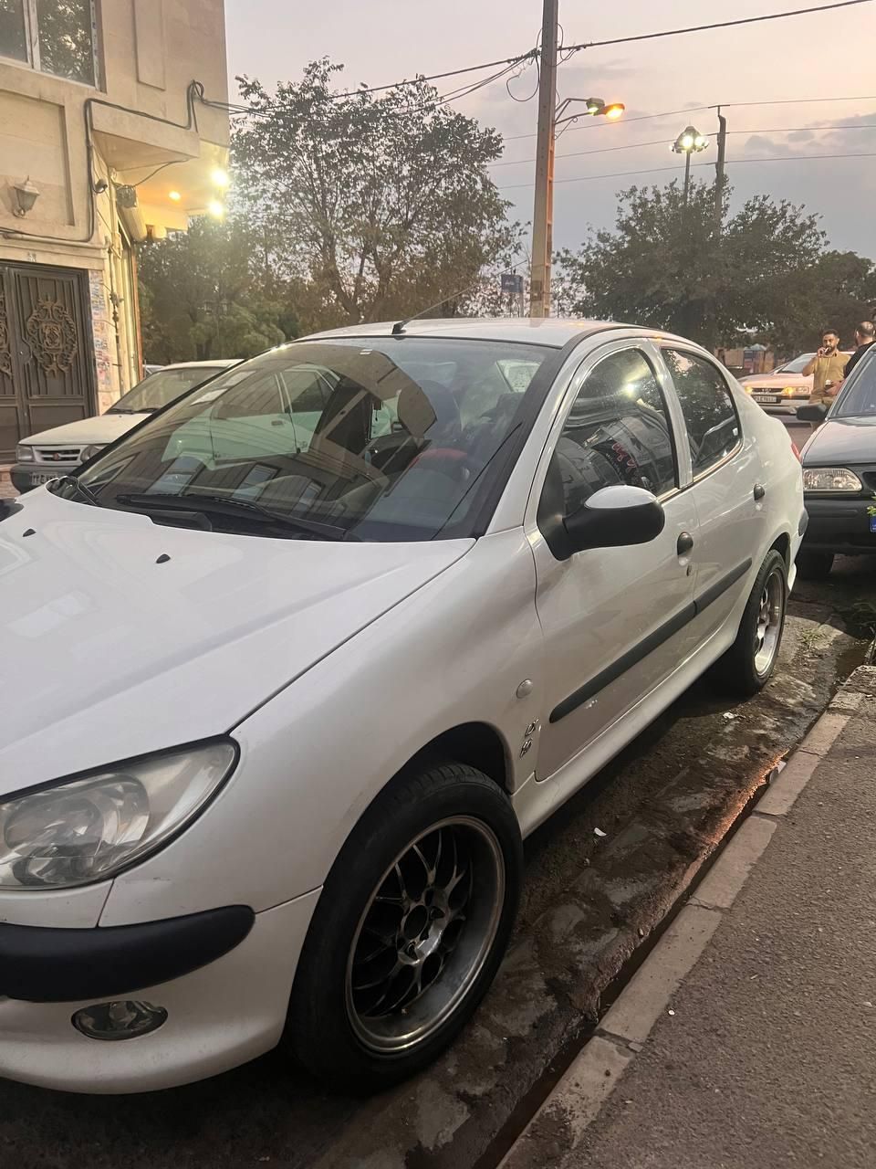 پژو ۲۰۶ صندوق دار v8 - 1396