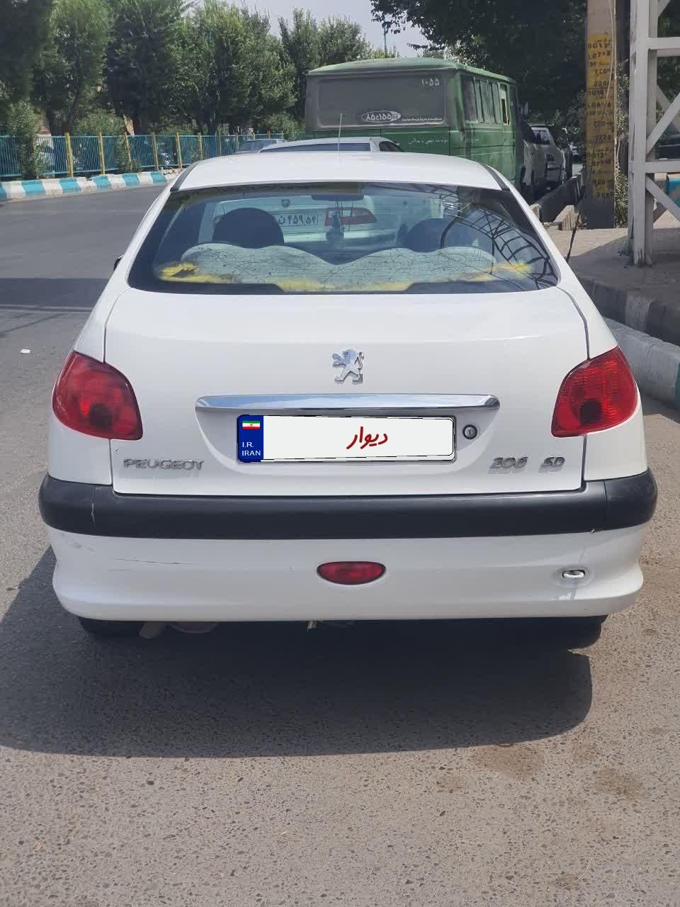 پژو ۲۰۶ صندوق دار v8 - 1397