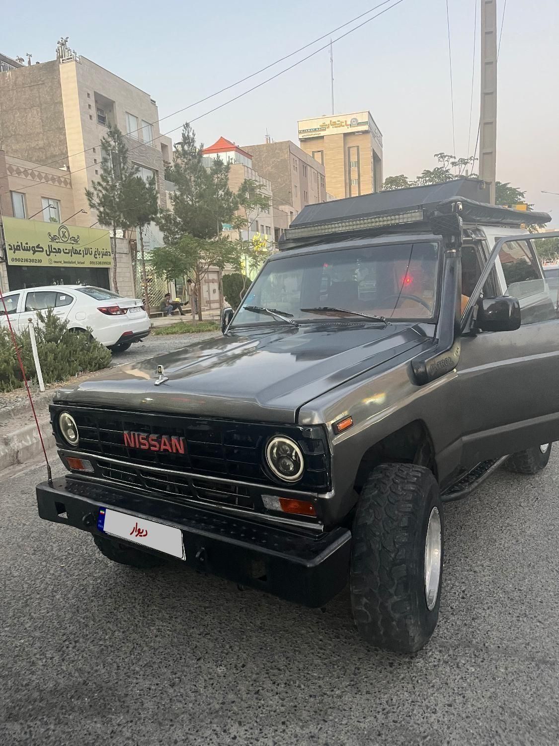نیسان پاترول دو درب دنده‌ای - 1993