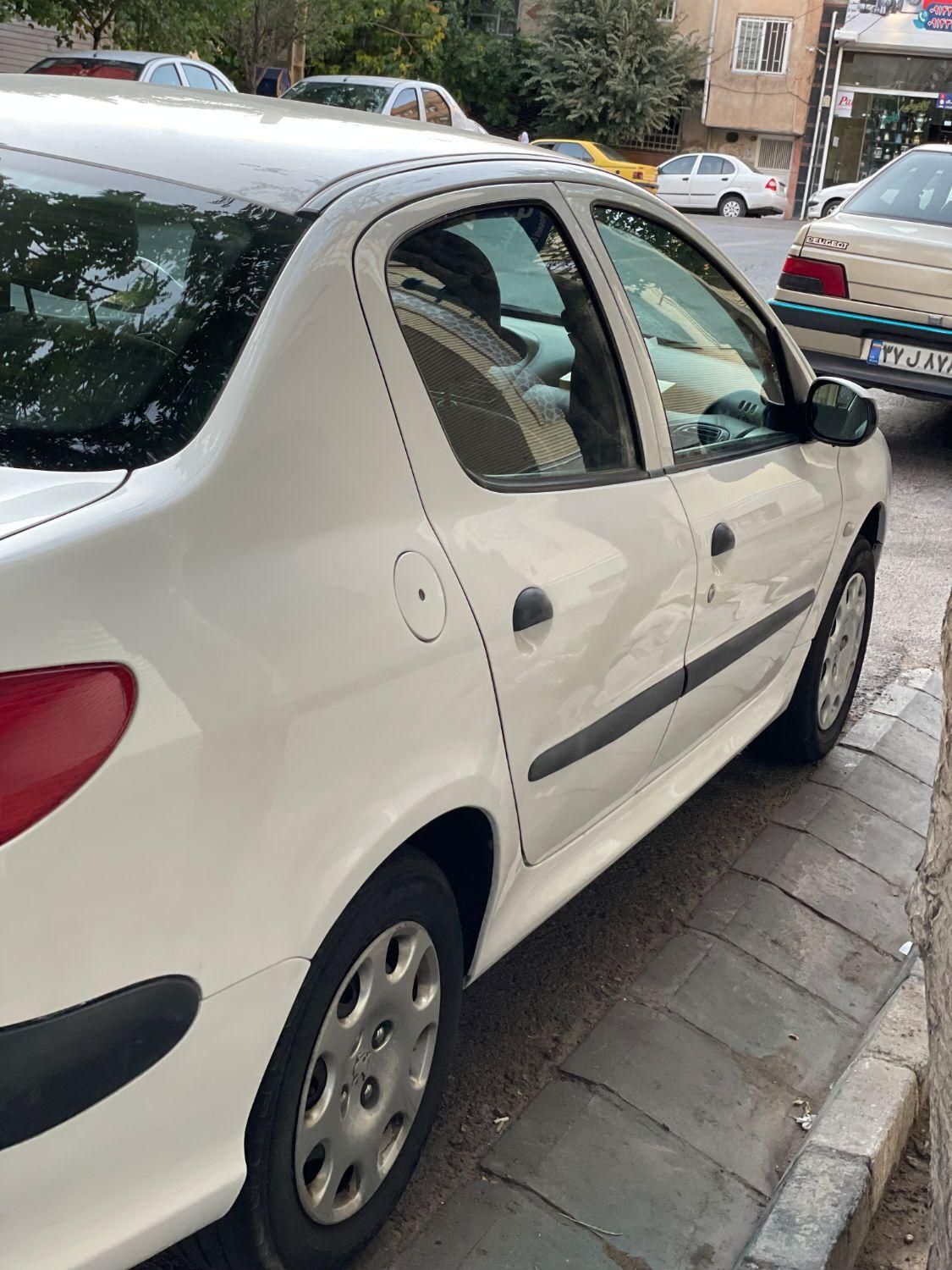 پژو ۲۰۶ صندوق دار v8 - 1395