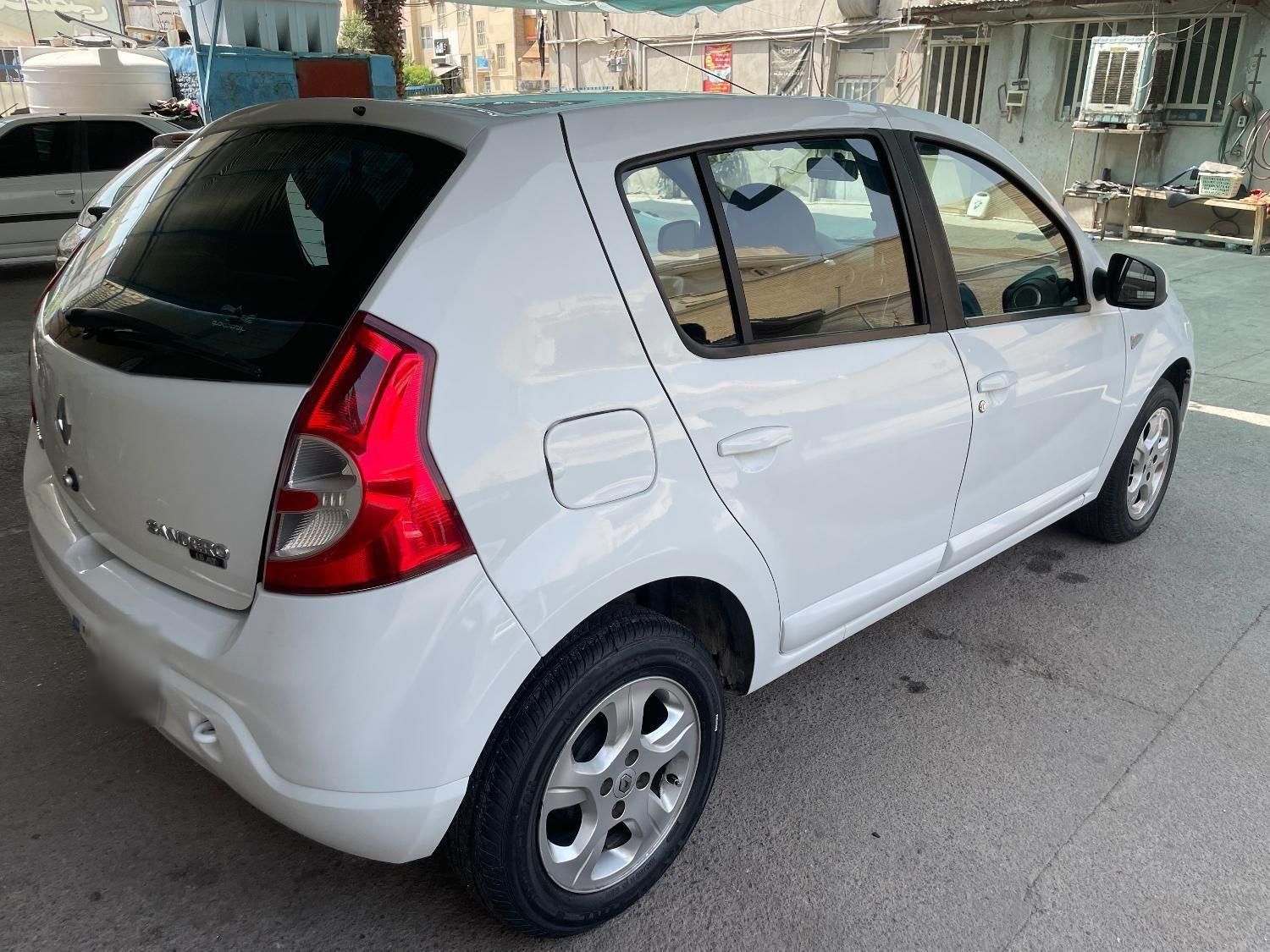 خودرو رنو، ساندرو آگهی ann_19342828