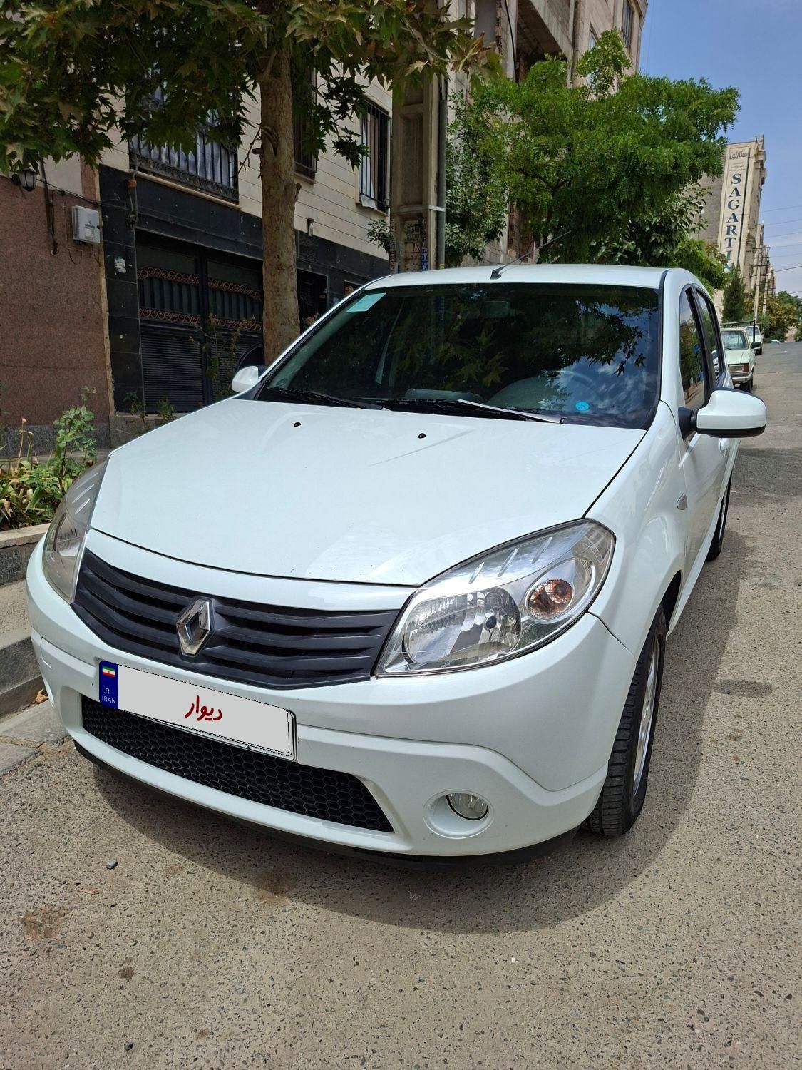 رنو ساندرو اتوماتیک - 1396