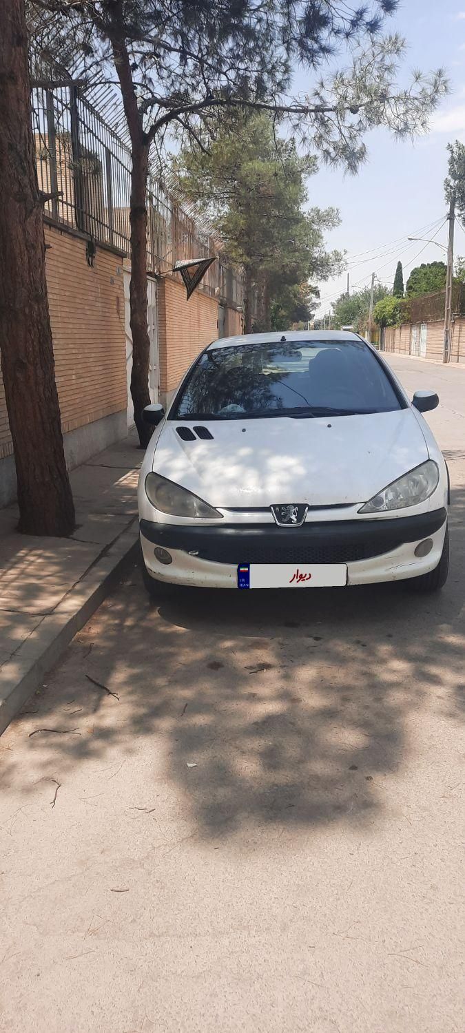 پژو ۲۰۶ صندوق دار v8 - 1390