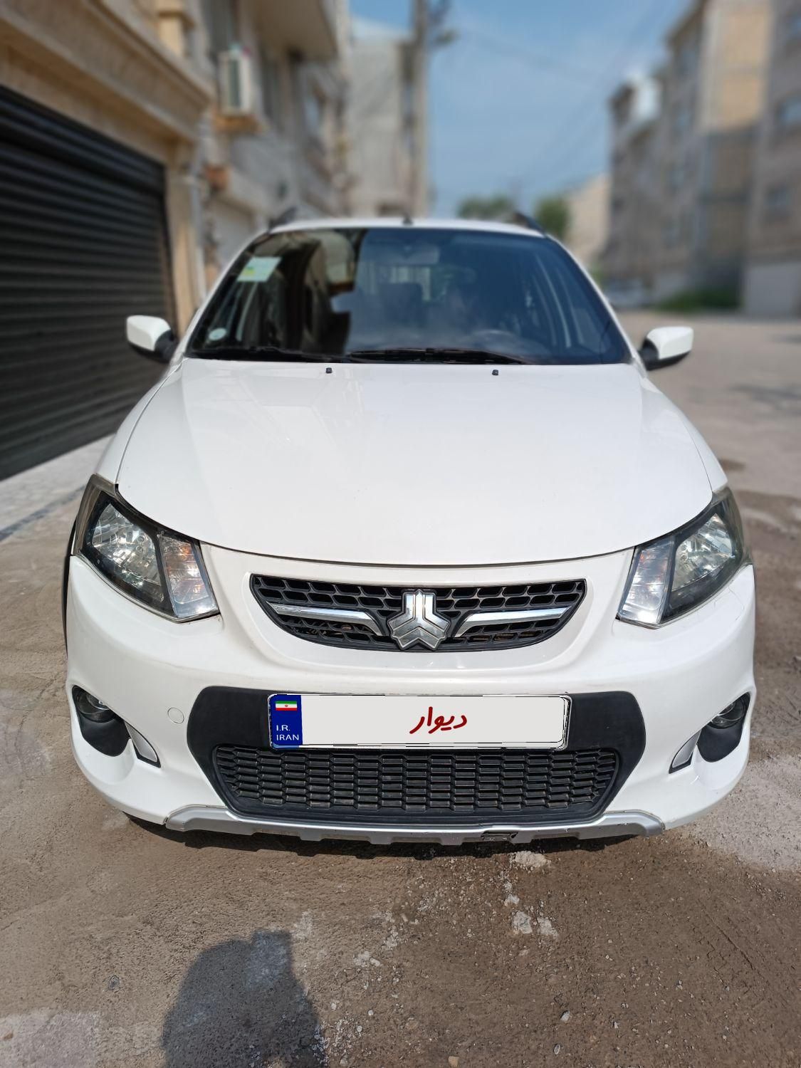 خودرو کوییک، معمولی آگهی ann_19345361