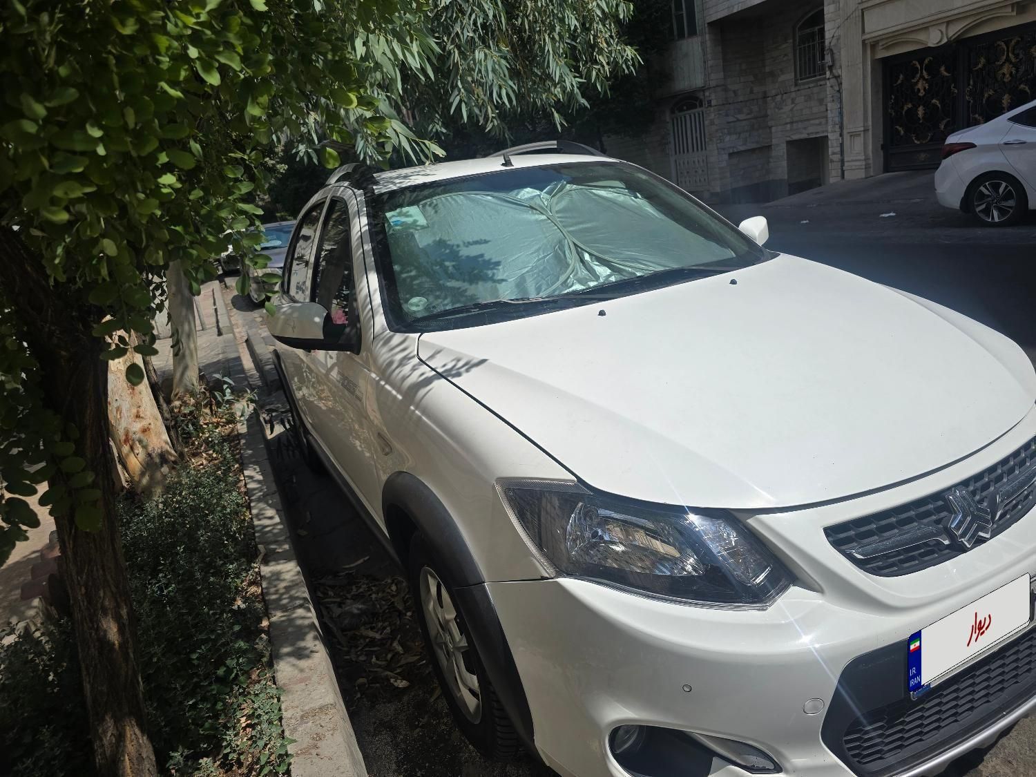 خودرو کوییک، معمولی آگهی ann_19345364