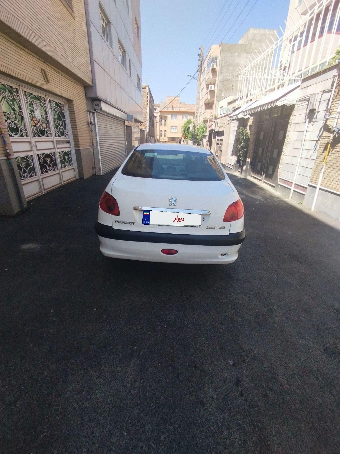 پژو ۲۰۶ صندوق دار v8 - 1394