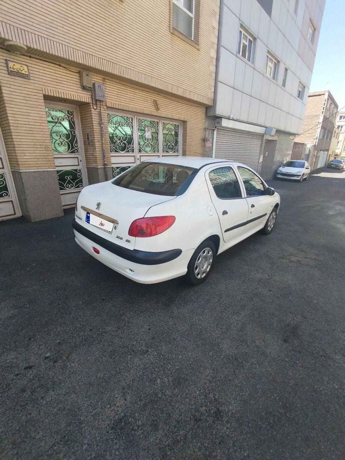 پژو ۲۰۶ صندوق دار v8 - 1394