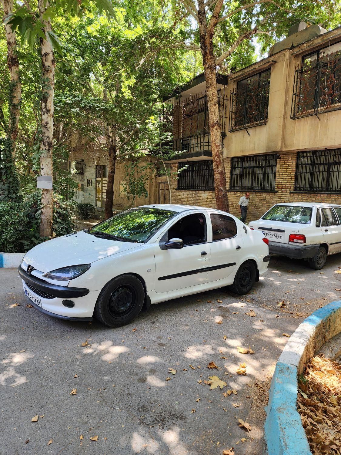 پژو ۲۰۶ صندوق دار v8 - 1389