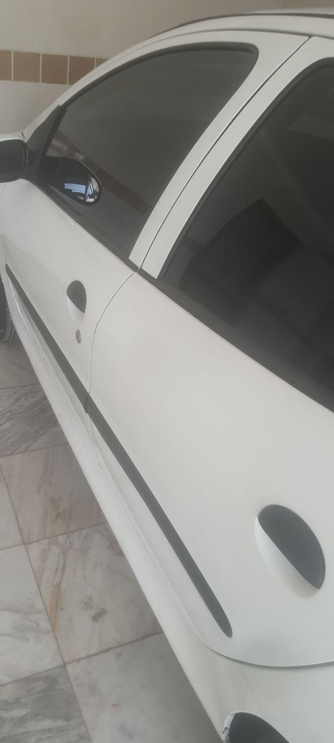 پژو ۲۰۶ صندوق دار v8 - 1393