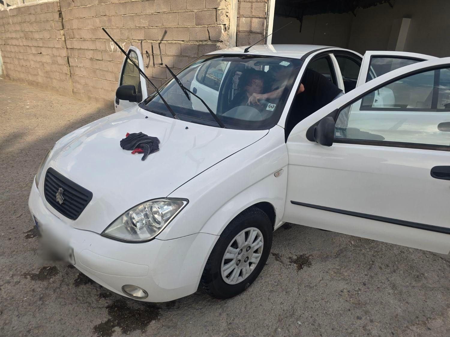 تیبا صندوق دار SX - 1398