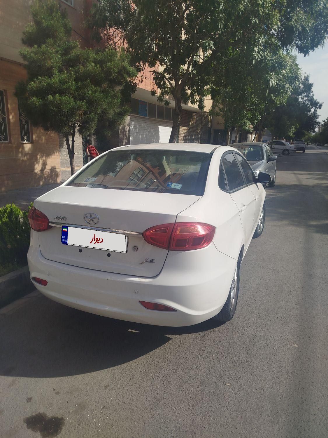 جک J4 اتوماتیک ساده - 1400