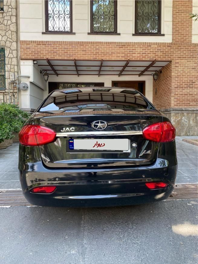 جک J4 اتوماتیک ساده - 1402