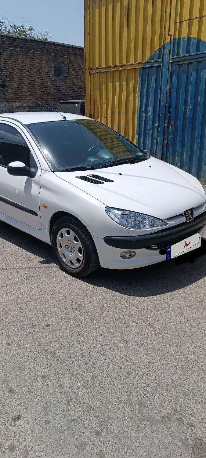 پژو ۲۰۶ صندوق دار v8 - 1390