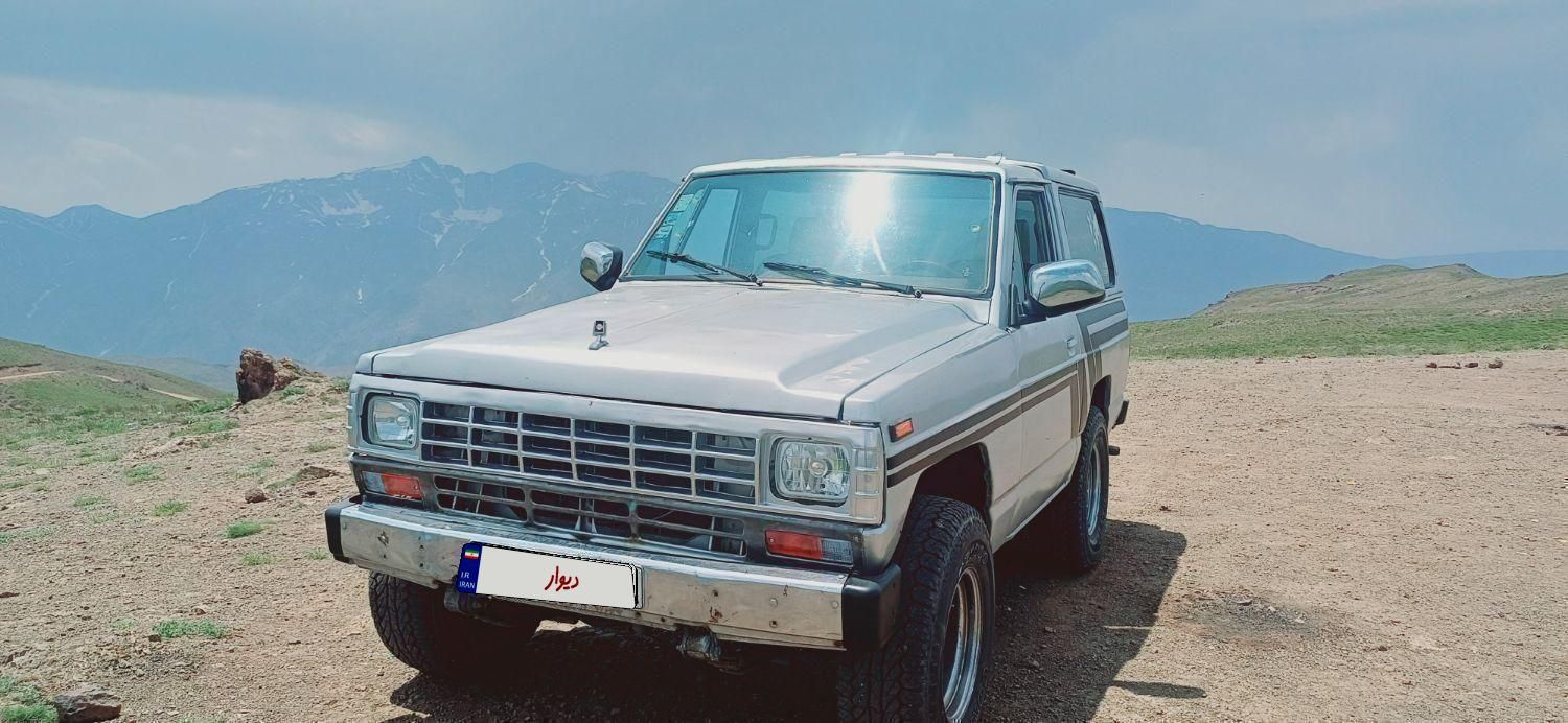 نیسان پاترول دو درب دنده‌ای - 1988