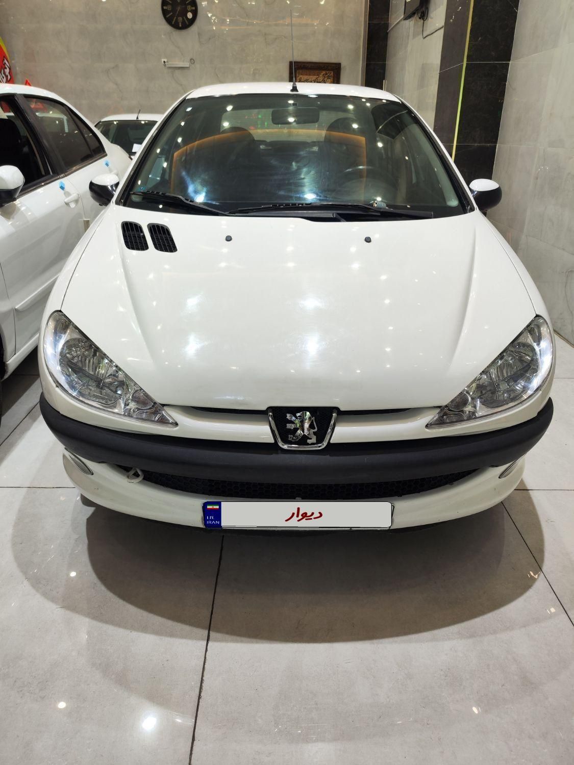 پژو ۲۰۶ صندوق دار v8 - 1393