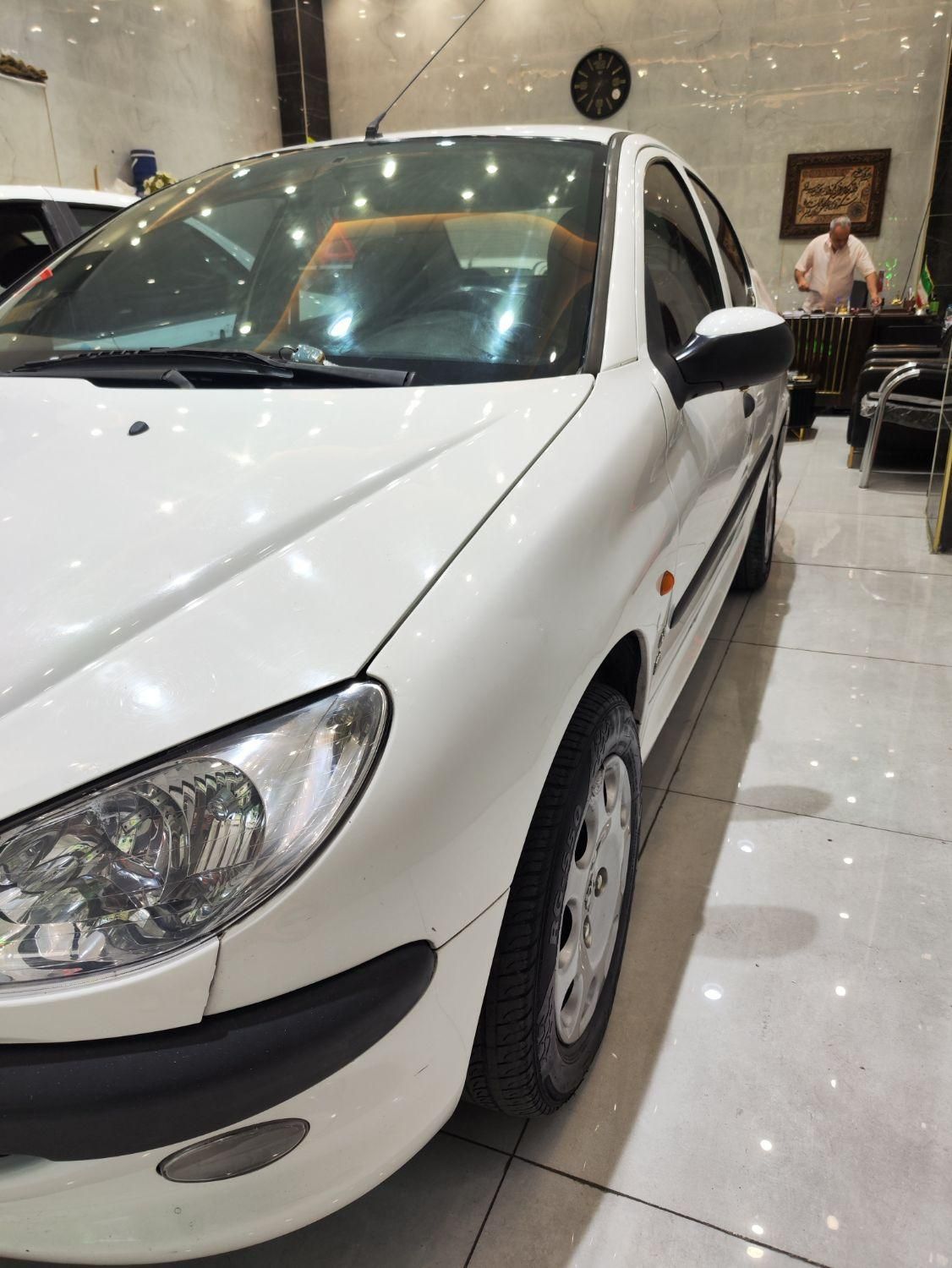 پژو ۲۰۶ صندوق دار v8 - 1393
