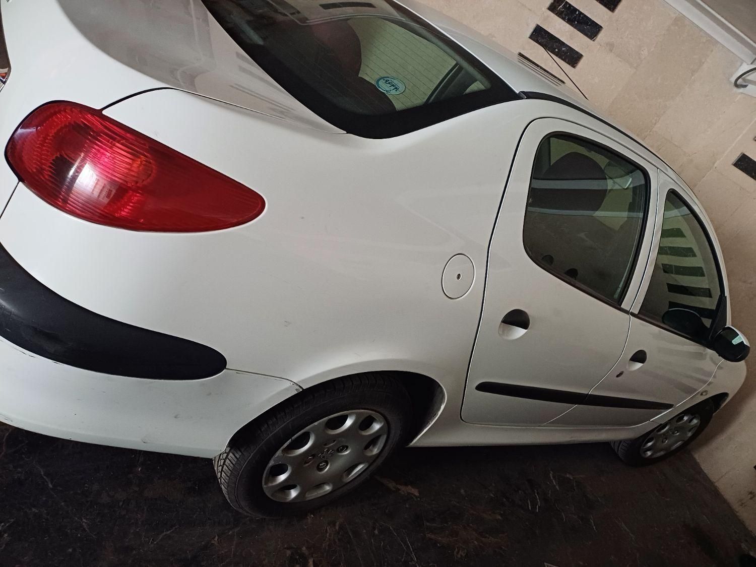 پژو ۲۰۶ صندوق دار v8 - 1394