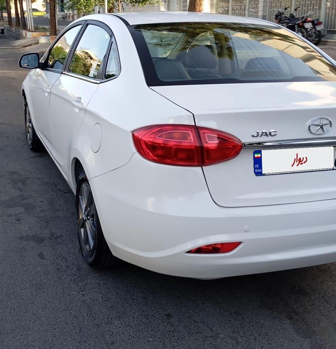 جک J4 اتوماتیک ساده - 1404