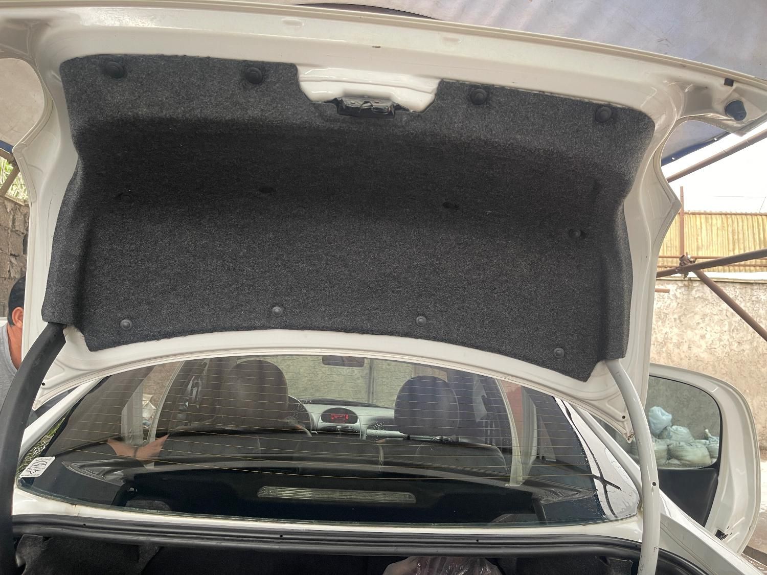 پژو ۲۰۶ صندوق دار v8 - 1396
