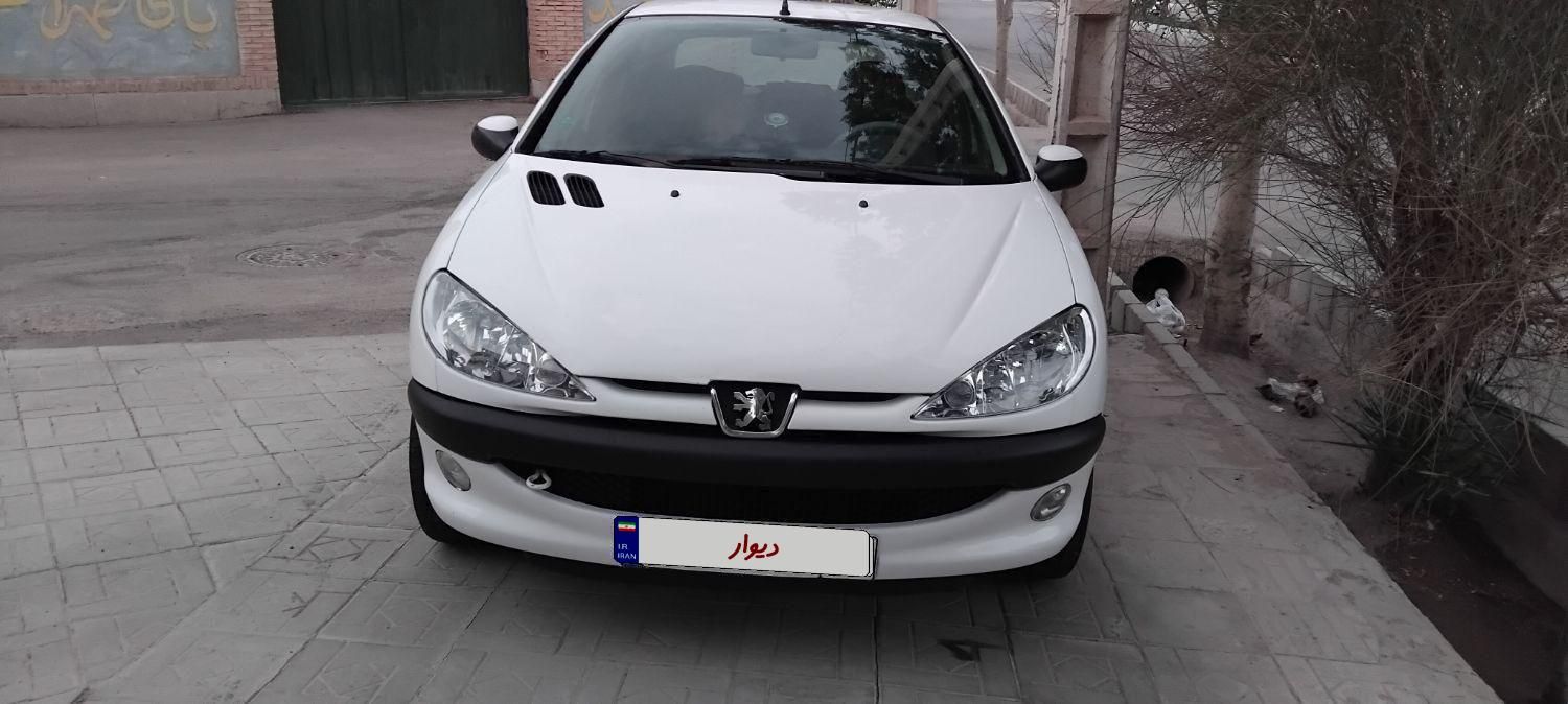 پژو ۲۰۶ صندوق دار v8 - 1390