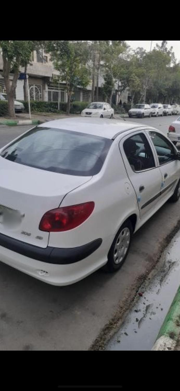 پژو ۲۰۶ صندوق دار v8 - 1400