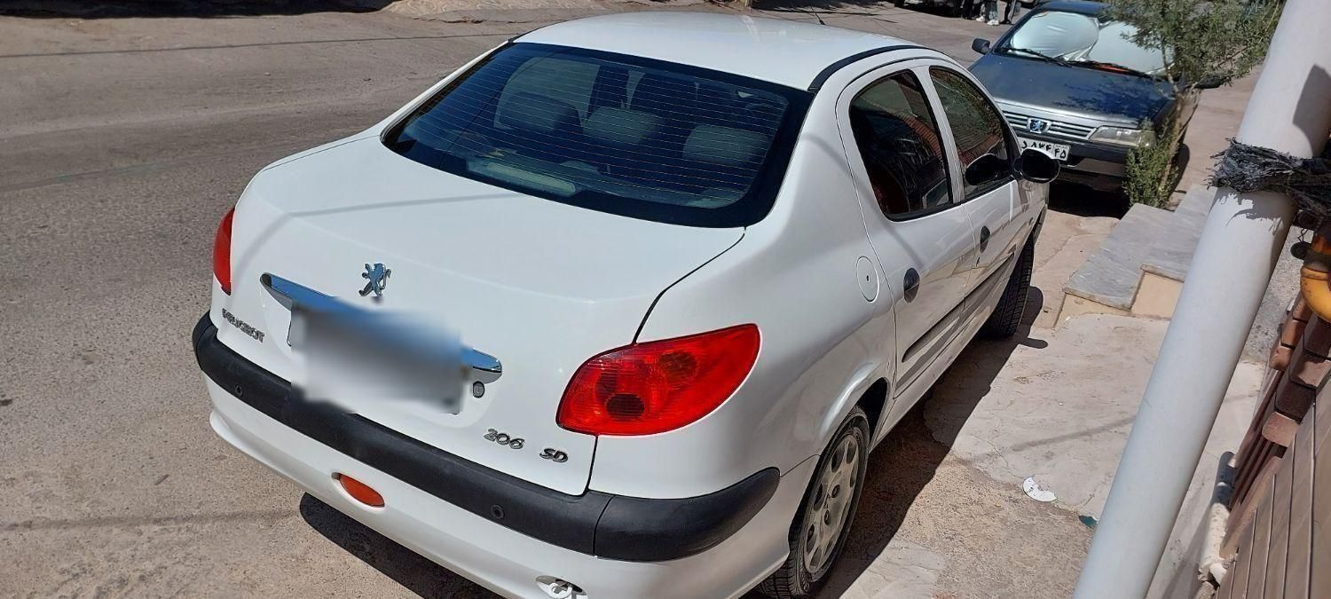 پژو ۲۰۶ صندوق دار v8 - 1395