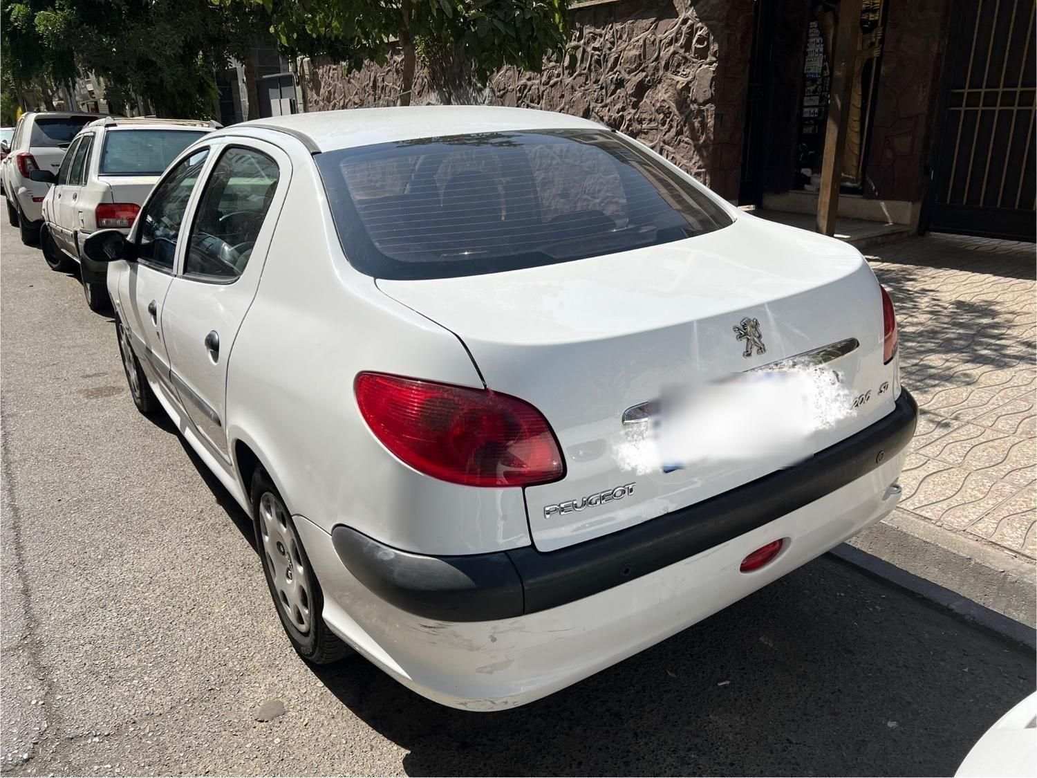 پژو ۲۰۶ صندوق دار v8 - 1394