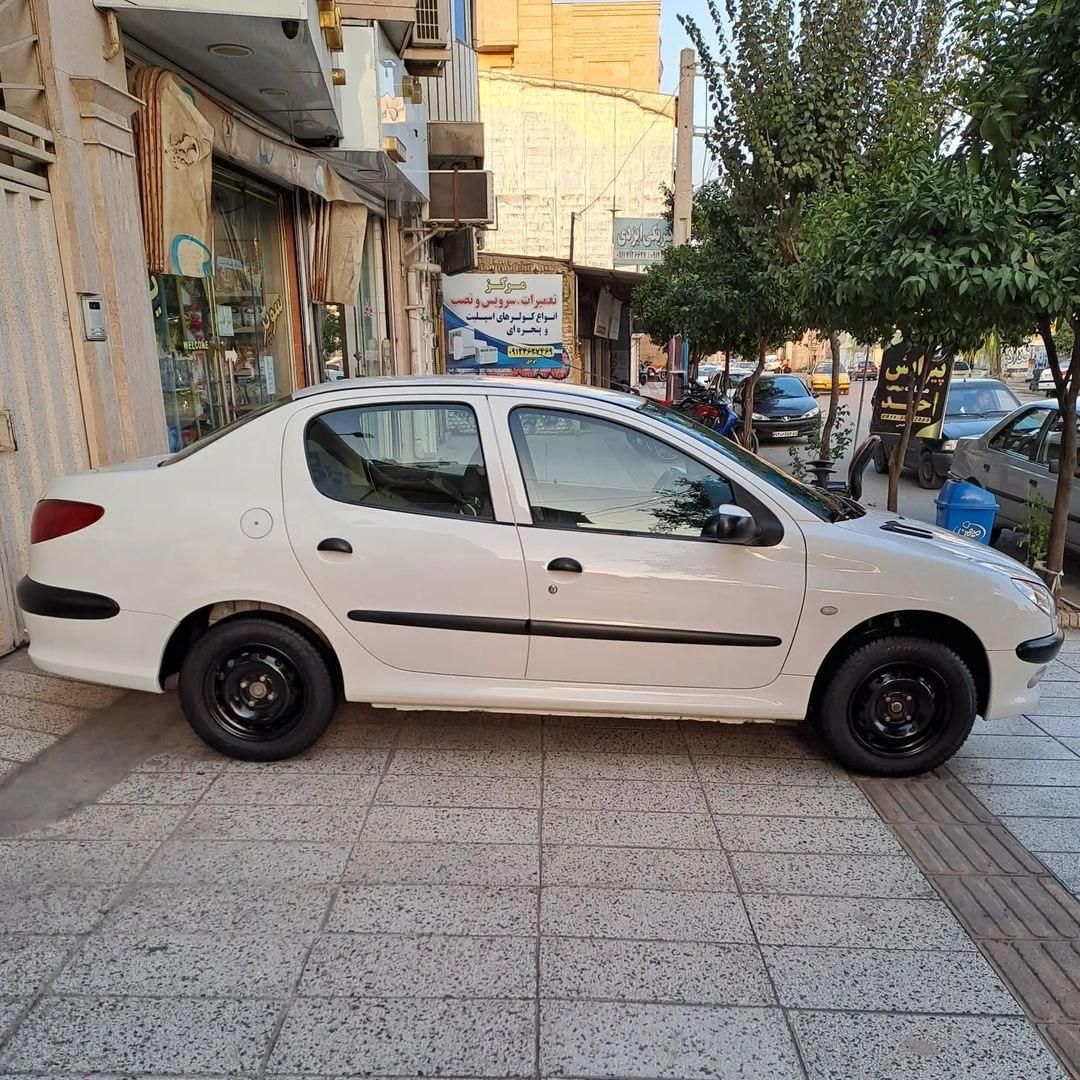 پژو ۲۰۶ صندوق دار v8 - 1390