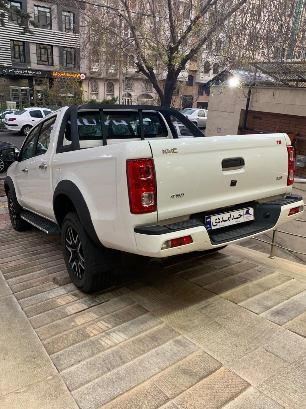 خودرو کی ام سی، T8 آگهی ann_19348426