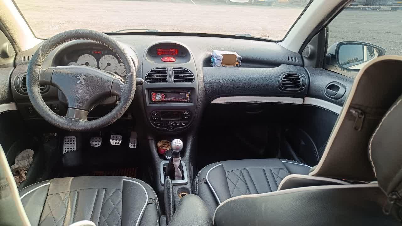 پژو ۲۰۶ صندوق دار v8 - 1393