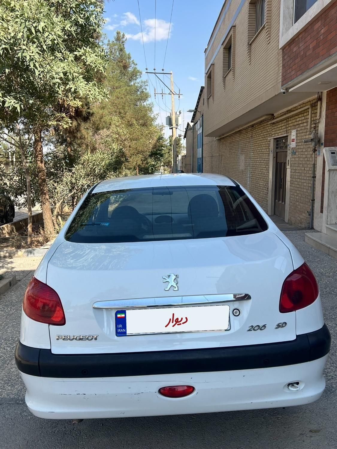 پژو ۲۰۶ صندوق دار v8 - 1396