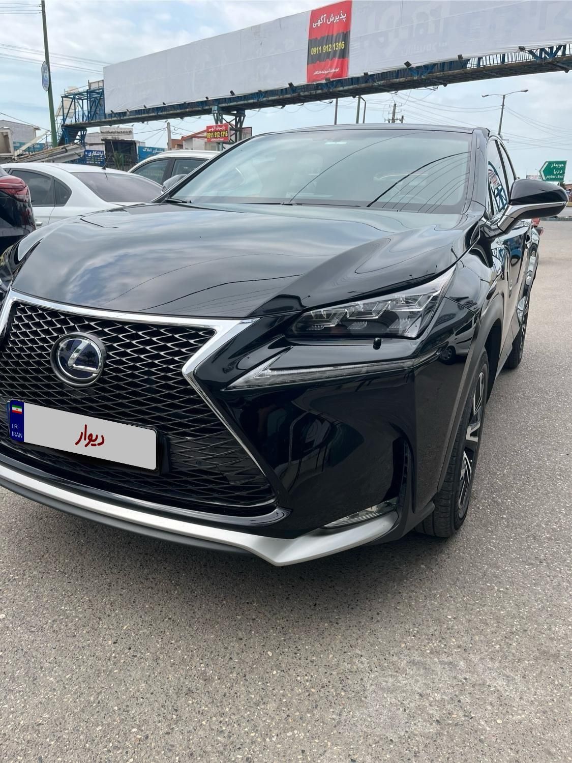 لکسوس NX هیبرید 300H - 2017