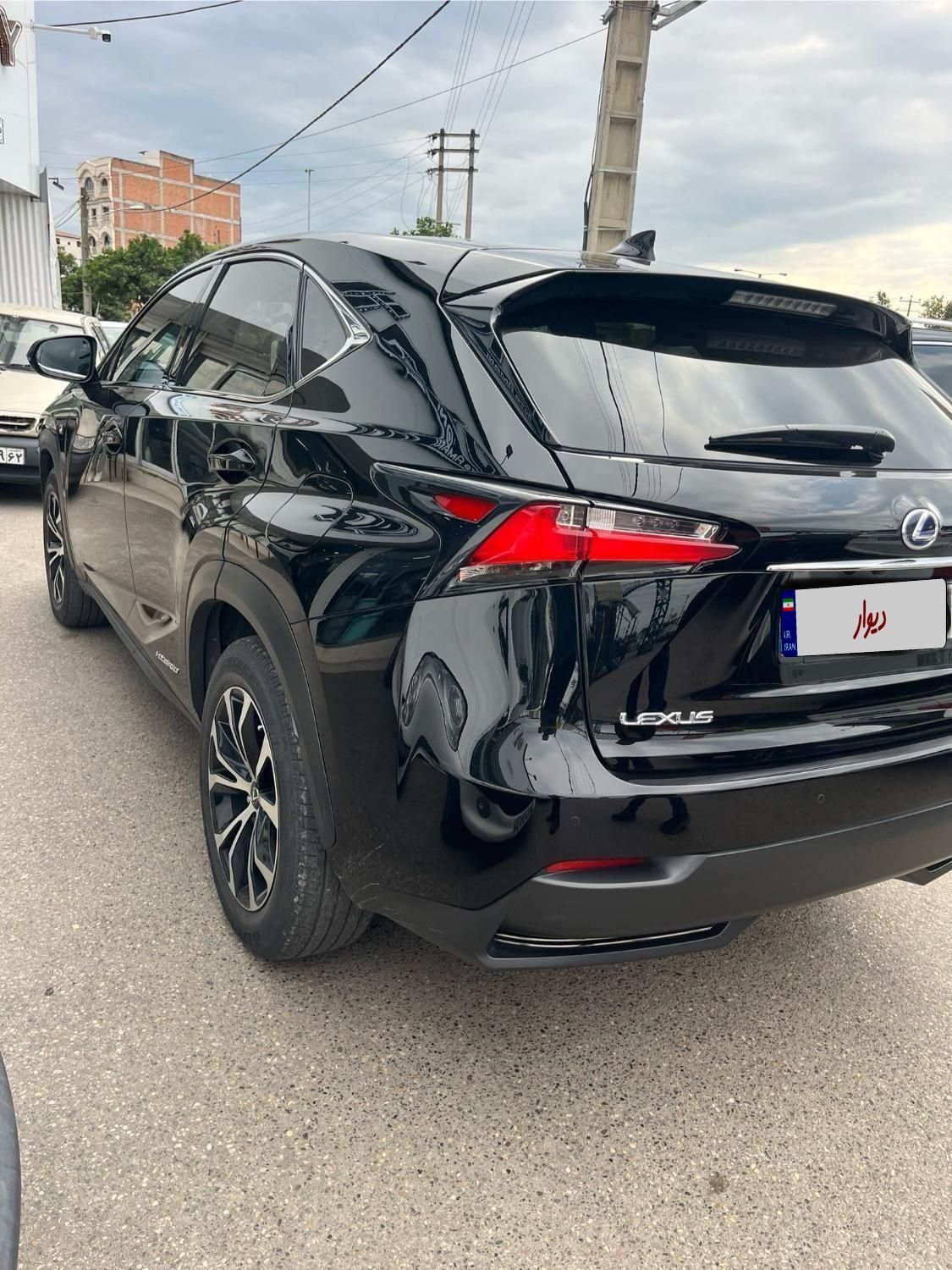 لکسوس NX هیبرید 300H - 2017
