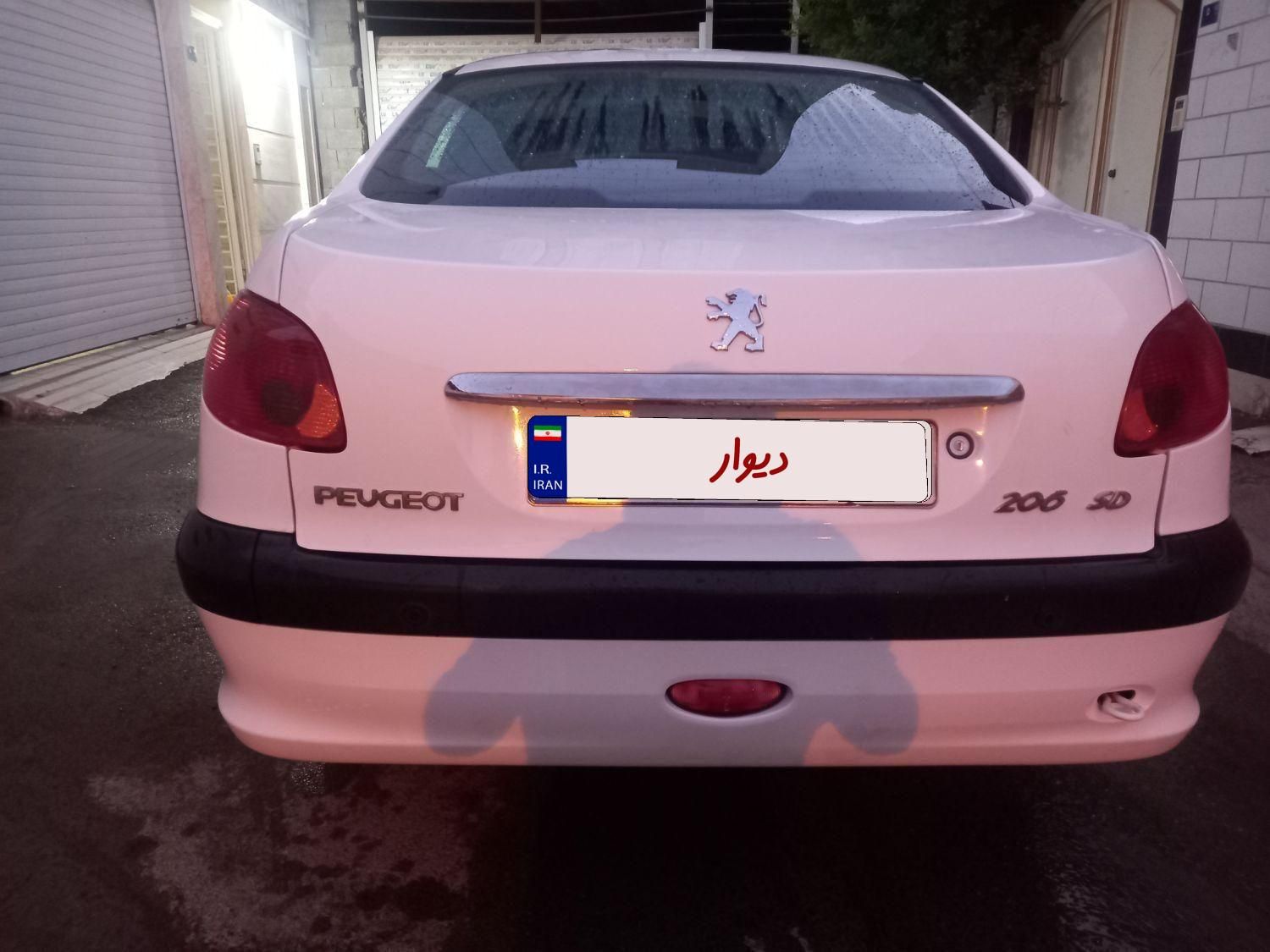 پژو ۲۰۶ صندوق دار v8 - 1396