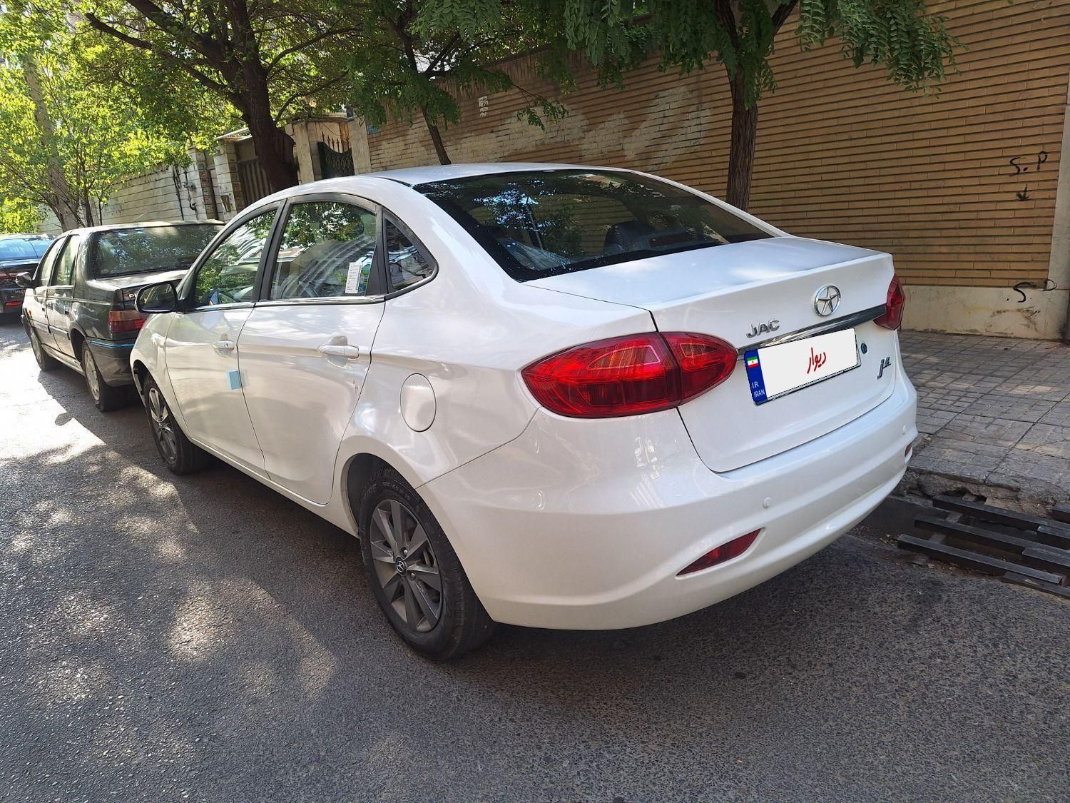 جک J4 اتوماتیک ساده - 1404