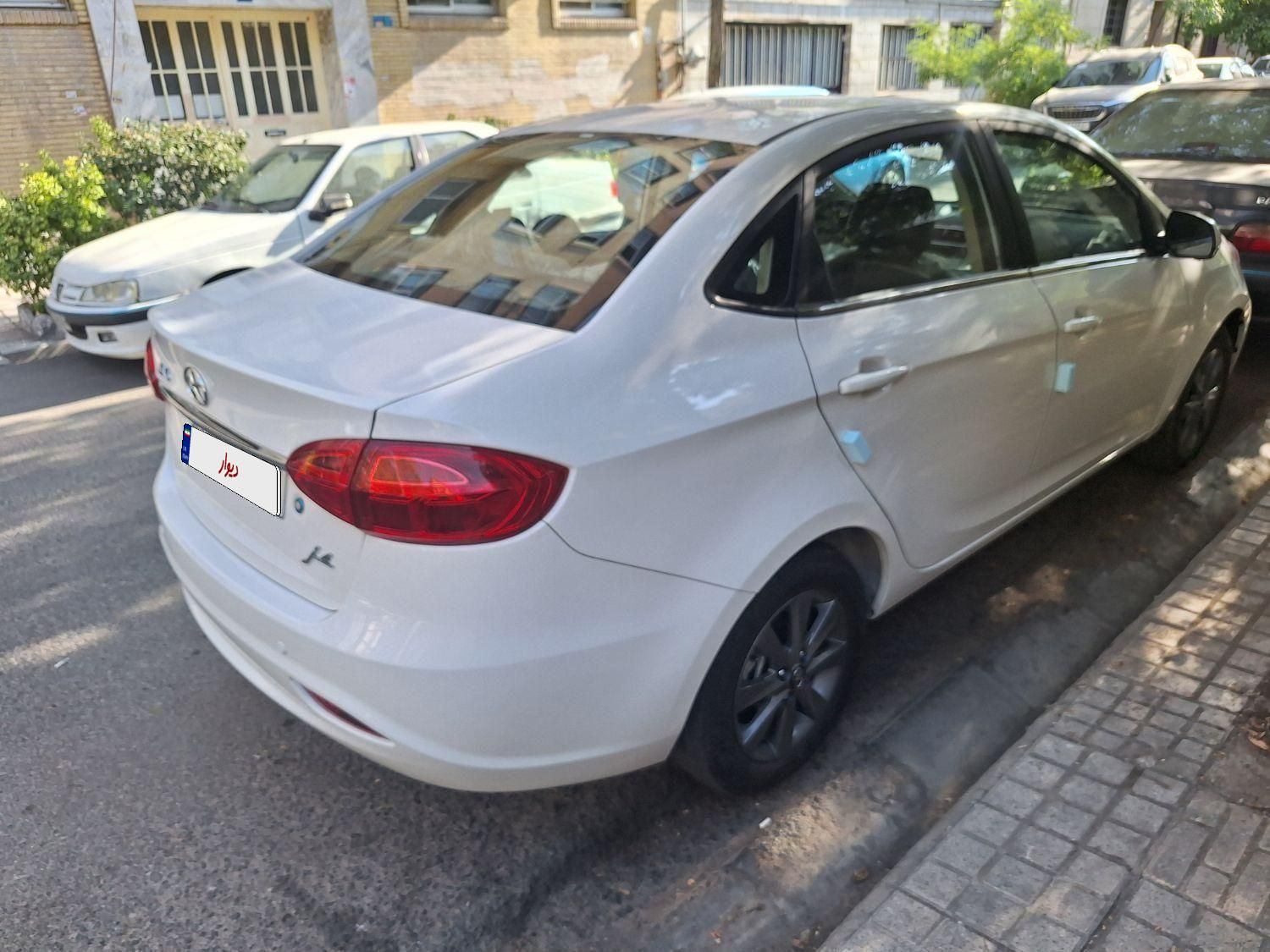 جک J4 اتوماتیک ساده - 1404