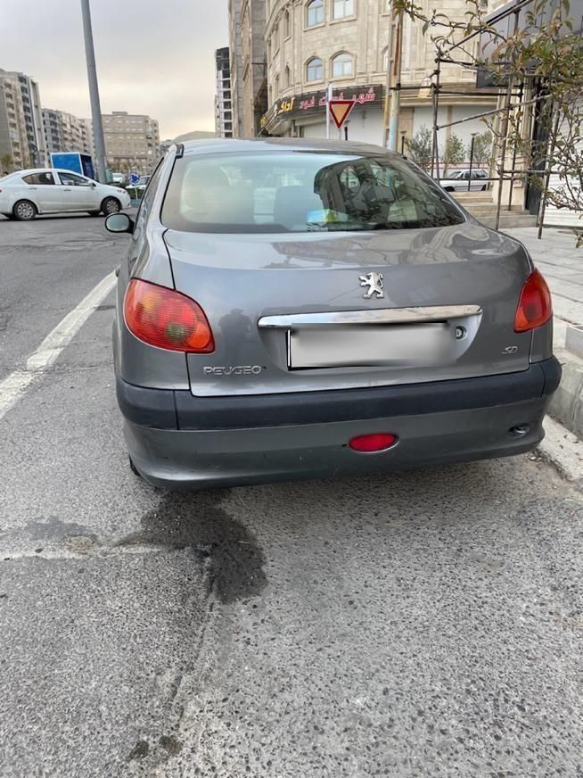 پژو ۲۰۶ صندوق دار v8 - 1392