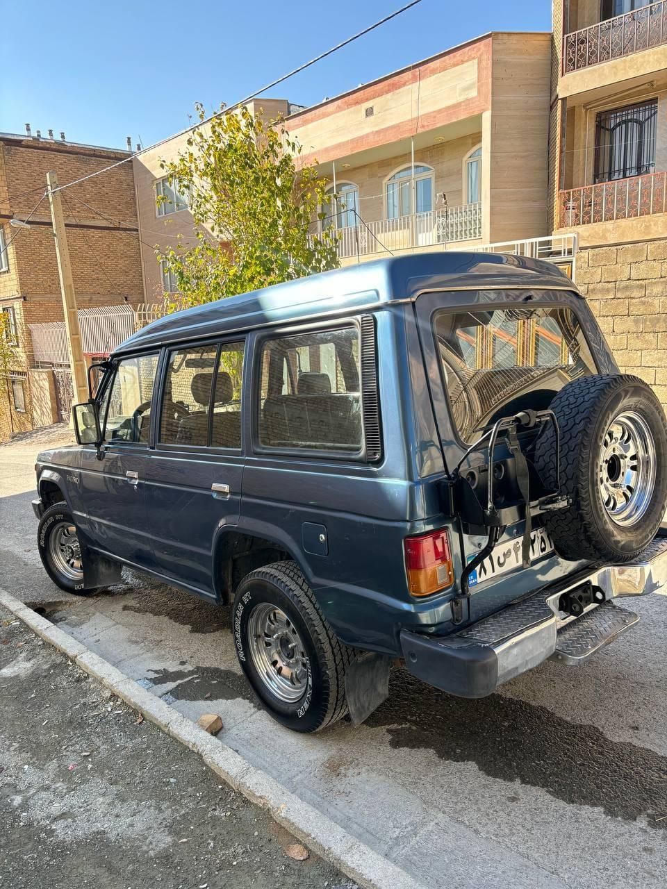 میتسوبیشی پاجرو چهار درب اتوماتیک - 1990