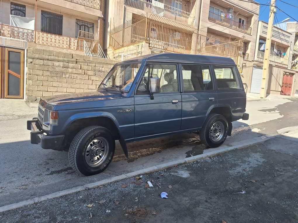 میتسوبیشی پاجرو چهار درب اتوماتیک - 1990