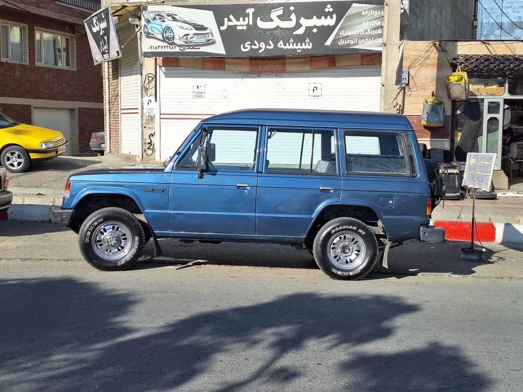میتسوبیشی پاجرو چهار درب اتوماتیک - 1990