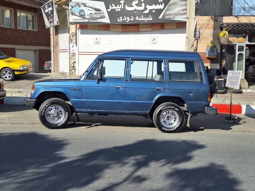 میتسوبیشی پاجرو چهار درب اتوماتیک - 1990