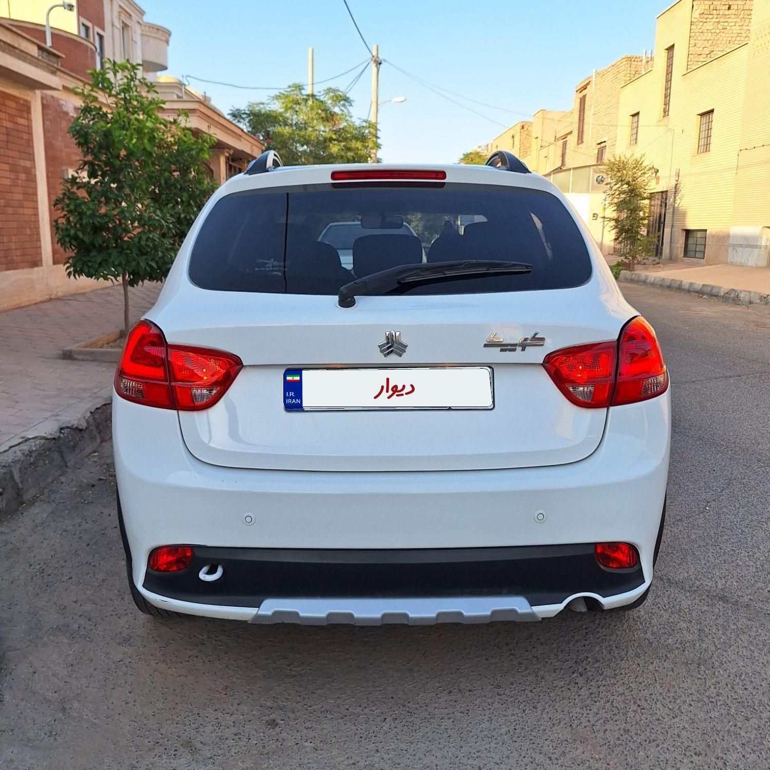 کوییک R دنده‌ای - 1402