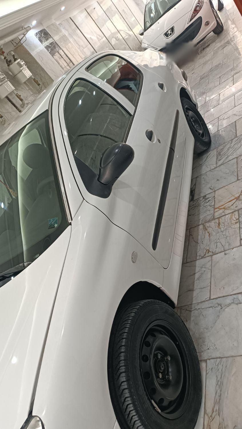 پژو ۲۰۶ صندوق دار v8 - 1390